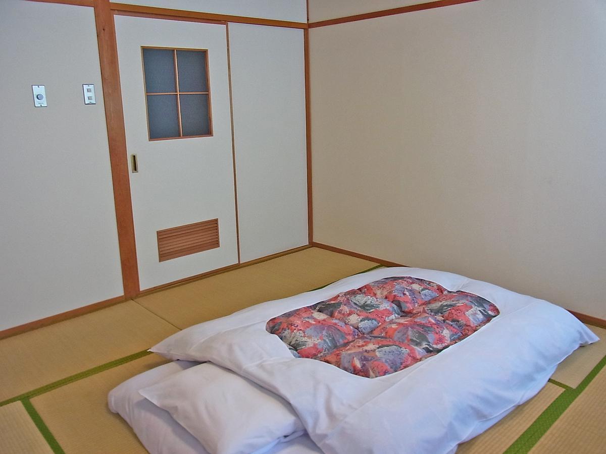 Hotel Ohta Ozu  Buitenkant foto